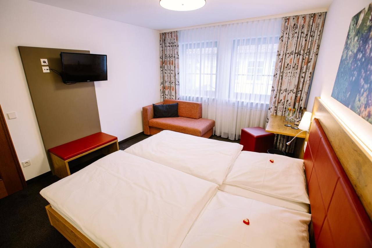Hotel Restaurant Lamm Rosswag Vaihingen an der Enz Bagian luar foto
