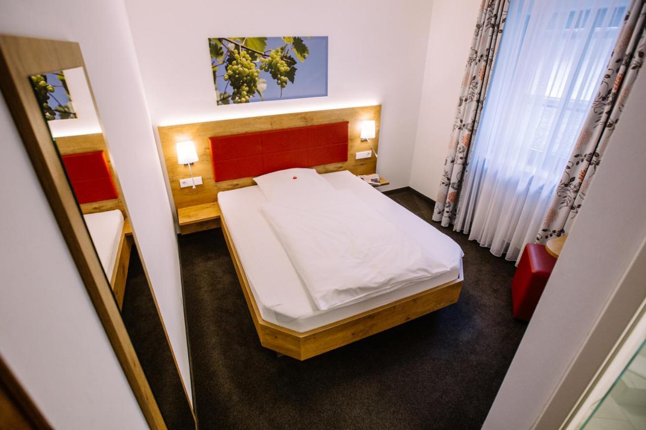 Hotel Restaurant Lamm Rosswag Vaihingen an der Enz Bagian luar foto